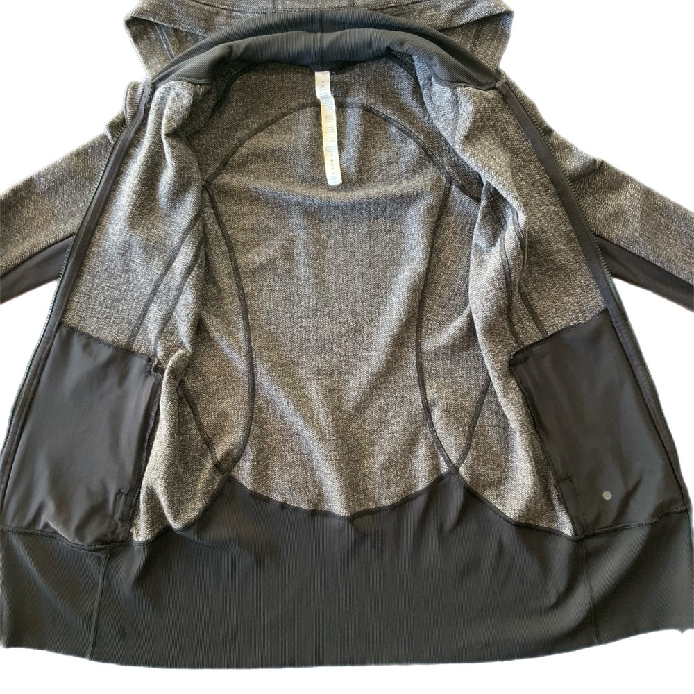 Lululemon Daily Practice Jacket
Heathered Herringbone Heathered Black - Picture 6 of 12